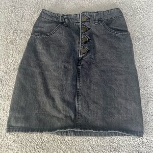 Guess Y2K Vintage Denim Skirt, Women’s Size 28 Black Jean Skirt, Back Logo